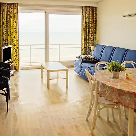 Seaside Getaway W Balcony, Cleaning Included 公寓 尼乌波特