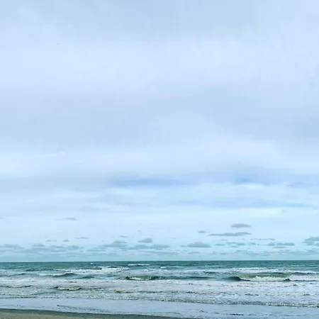 Seaside Getaway W Balcony, Cleaning Included